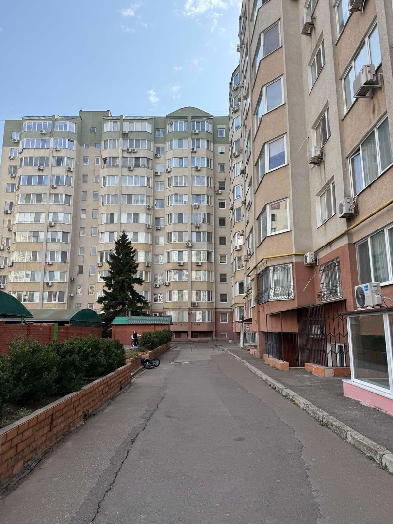 продажа трехкомнатной квартиры номер A-173671 в Киевском районе, фото номер 16